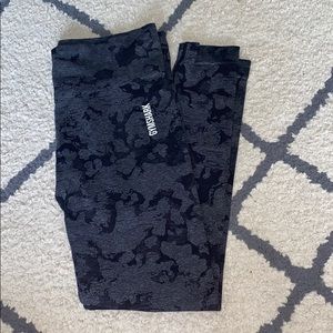 Size L slightly worn gymshark camo seamless legg